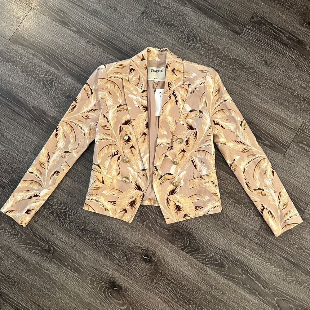 L'AGENCE Brooke Leaf Print Cropped Blazer Honey Multi Tonal Palm Feather…